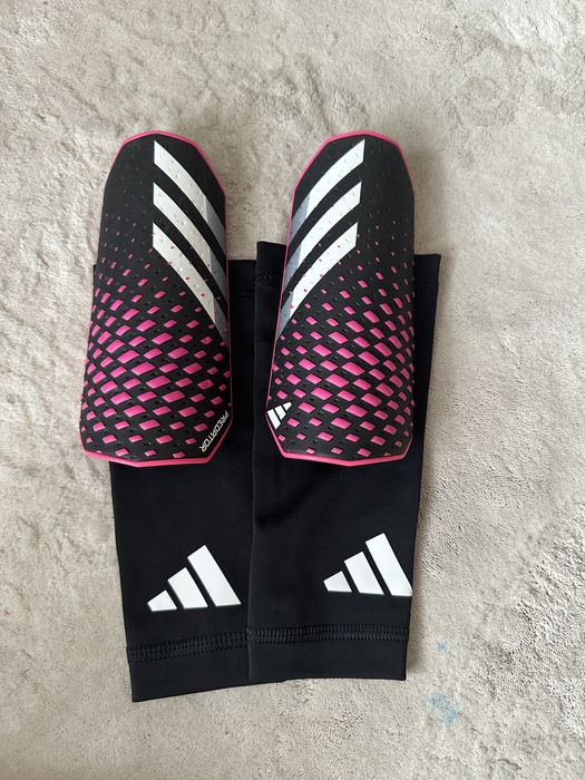 Щитки футбольные