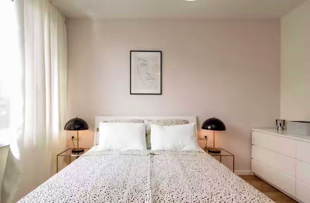 Семеен апартамент с две спални в кв. Лозенец до НДК и Метростанция