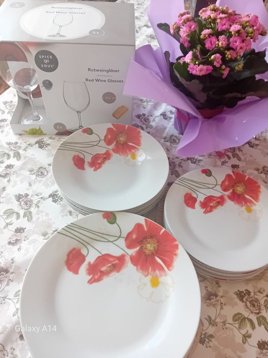 Продавам Комплект Чинии