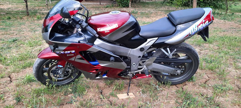 Kawasaki ZX9R ZXR 900