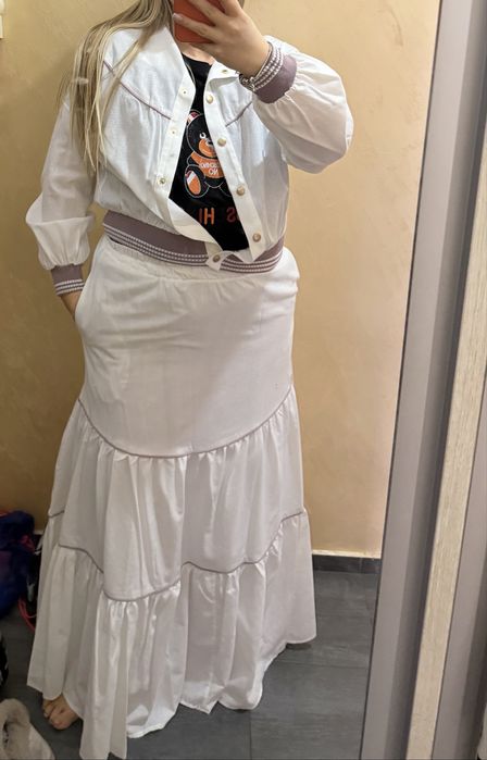 Продавам уникален сет пола и якенце л/хл