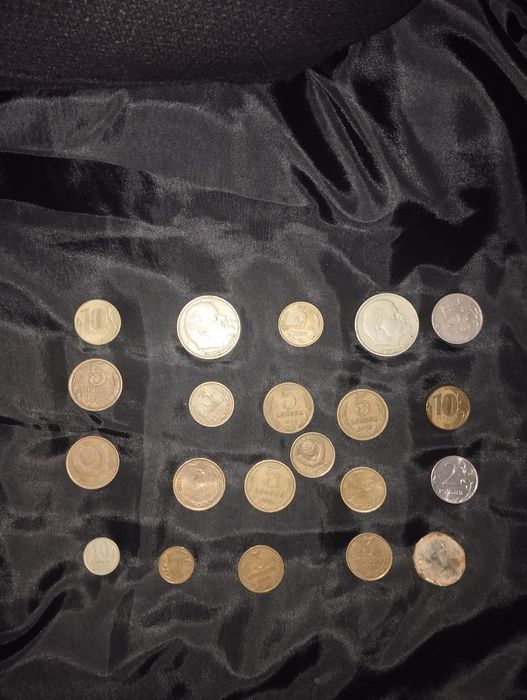 Продаю советский монеты, медали, часы и монеты других стран