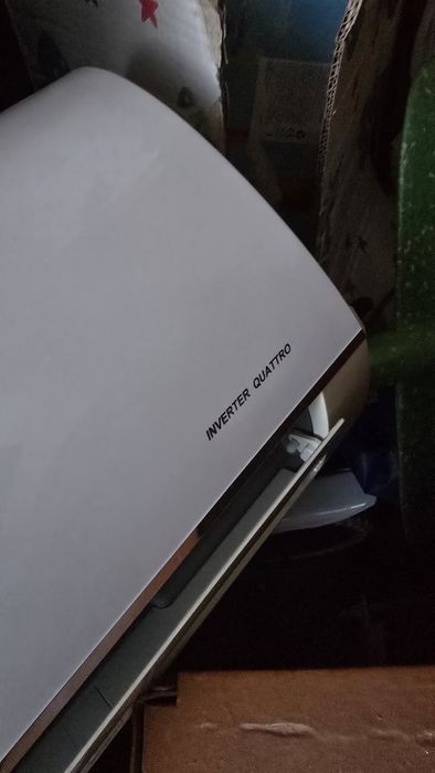 Климатик midea blanc 12 btu с повредена платказа части