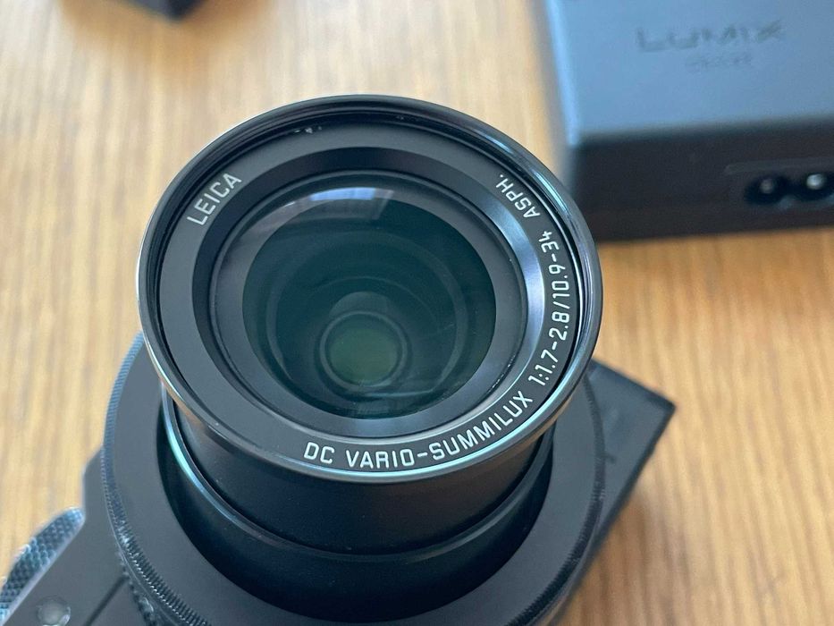 Продавам фотоапарат DMC-LX100