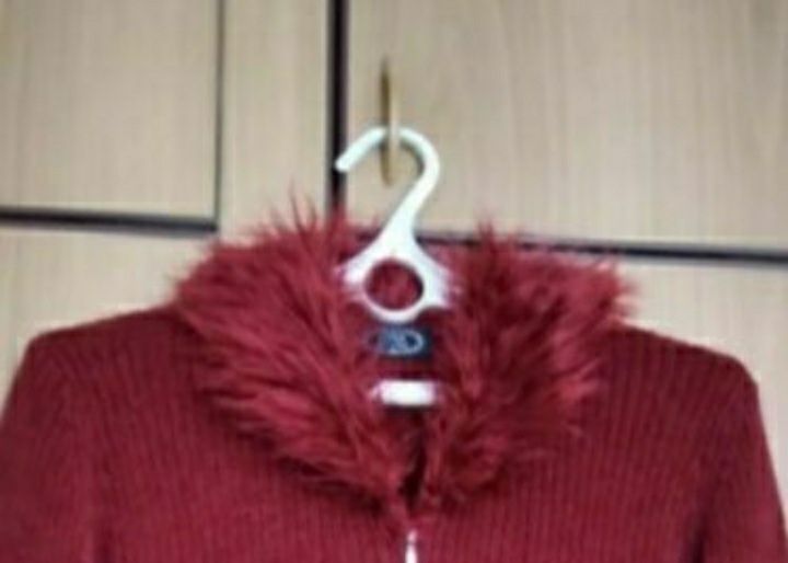 Кофточка 50 р воротник мех.ОЧЕНЬ КРАСИВАЯ .