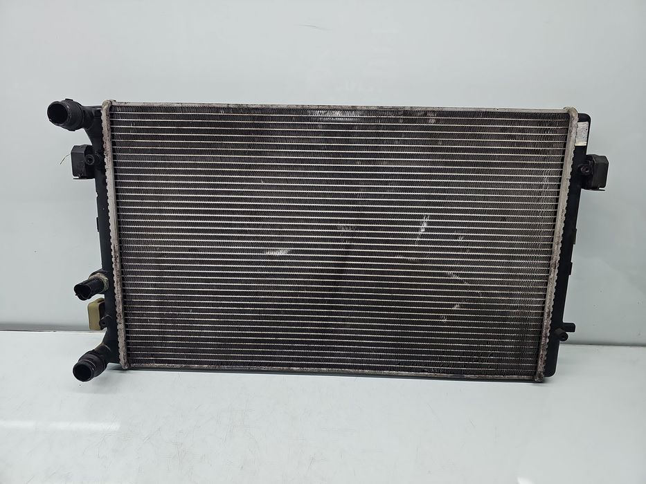 Radiator apa Volkswagen Golf 4 (1J1) [Fabr 1997-2004] OEM 1.6 Benz BCB