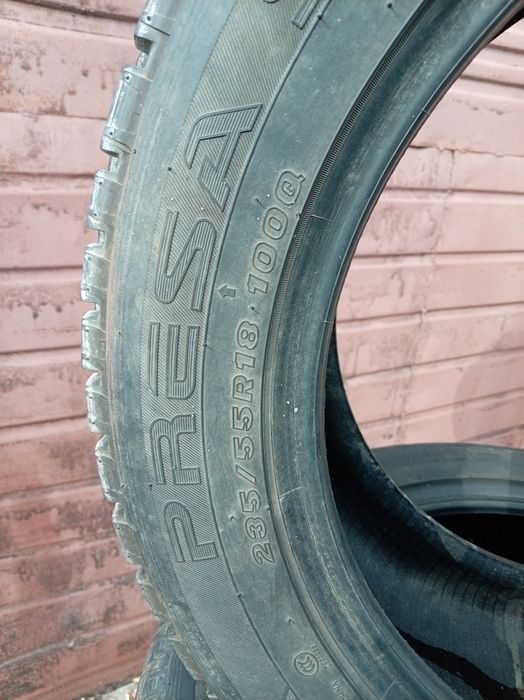Шины 235/55R18 пять болонов