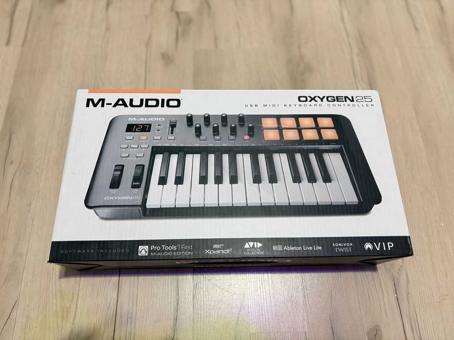 Vând MIDI Controller M-Audio Oxygen 25 MKIV - Stare impecabilă