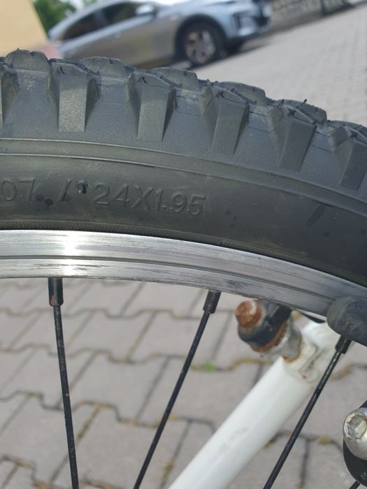 Bicicleta copii  Giant cauciucuri noi.