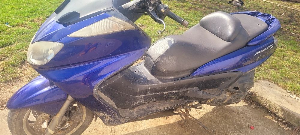 Vând sau schimb:Motor Yamaha Majesty yp 400