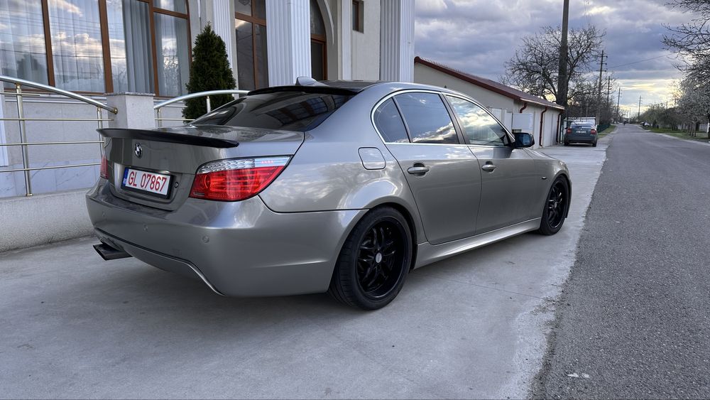 Vand/Variante  BMW E60 530i MPachet Benzina 272cp aspirat Recent adusa din Germania