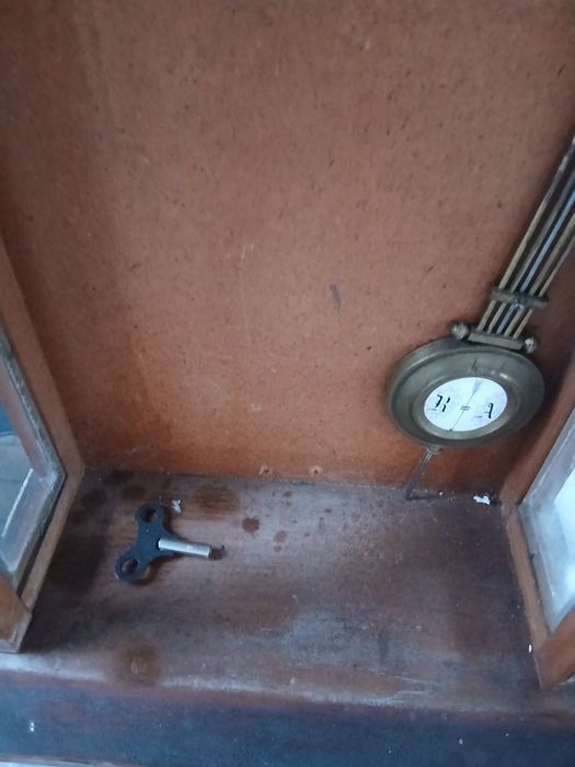 Ceas cu pendul de perete