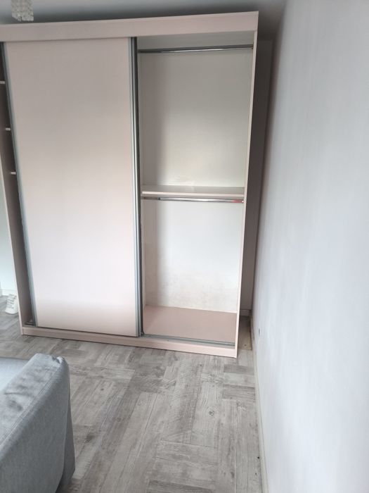 Vind dulap+ două lustre