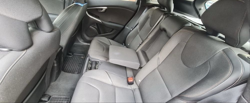 Volvo V40 Cross Country D2 Automat • 134.000 km  reali