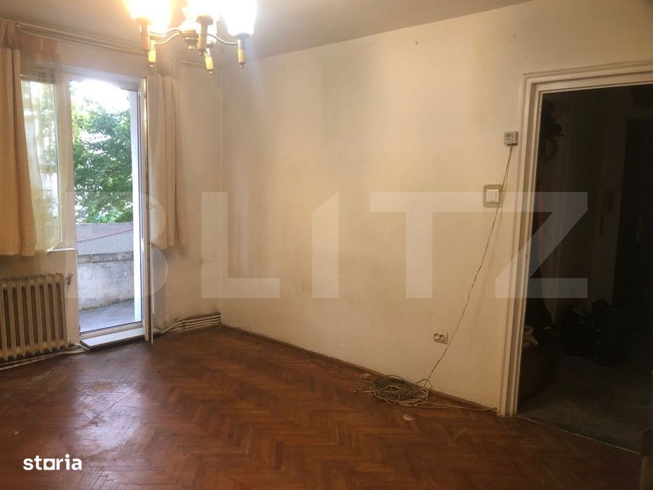 Apartament de vanzare, 50 mp, cu balcon , zona Solidaritatii