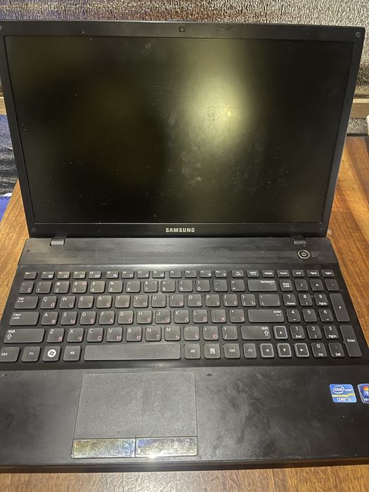 Ноутбук Samsung.