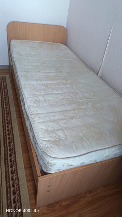 Продам односпальную  кровать
