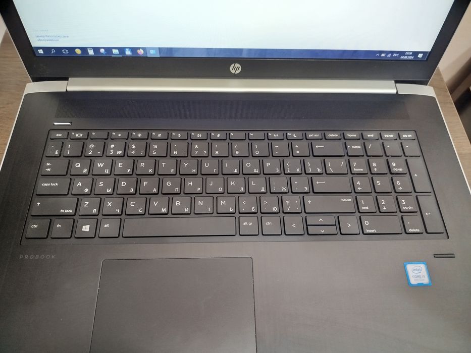 Продается ноутбук hp i5-8250U; 17" (probook)