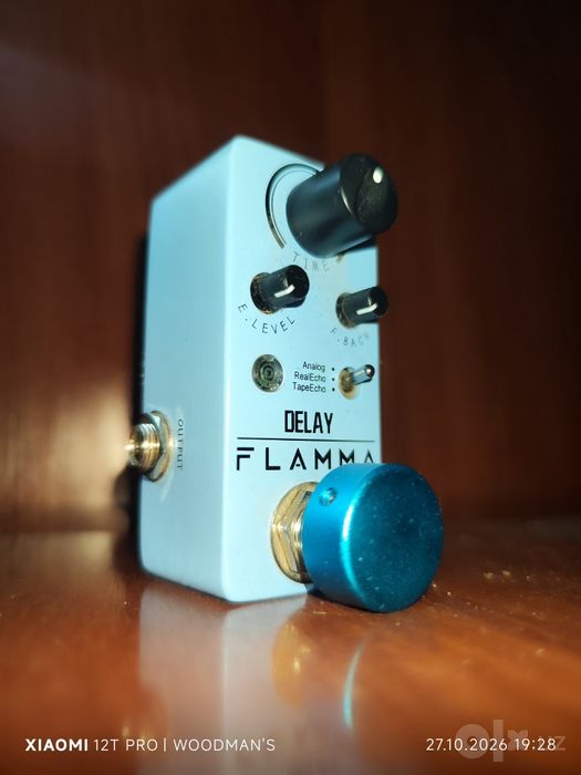 Гитарные педали эффектов Delay и Reverb