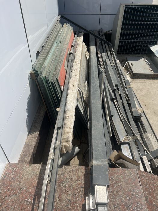 Ixcham akfa butka qilsa boladi uzi ochilib yopiladigan eshiklari bor