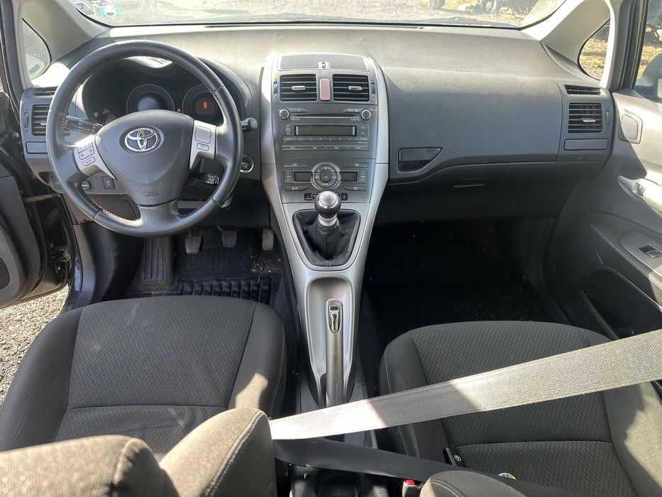 Тойота Аурис Toyota Auris 2.2 dcat 177кс На части!