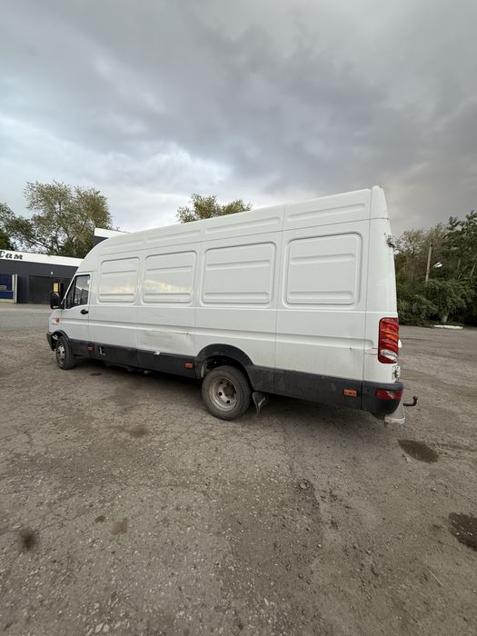 Автомобиль  Iveco