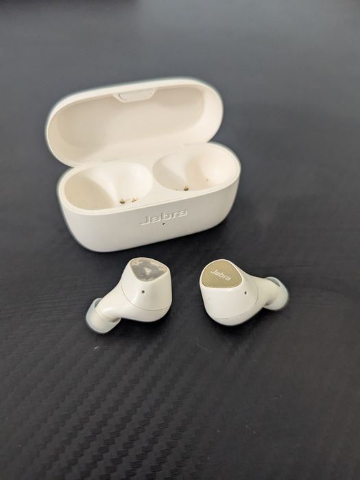 Наушники Jabra Elite 4