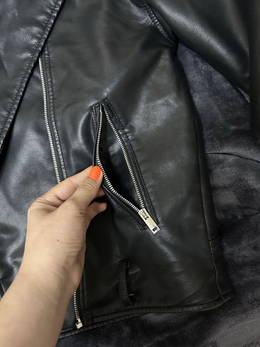 Пррдам кожаную куртку