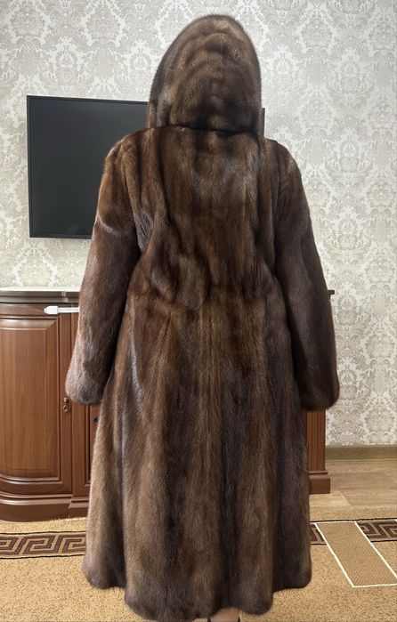 Продам шубу новую