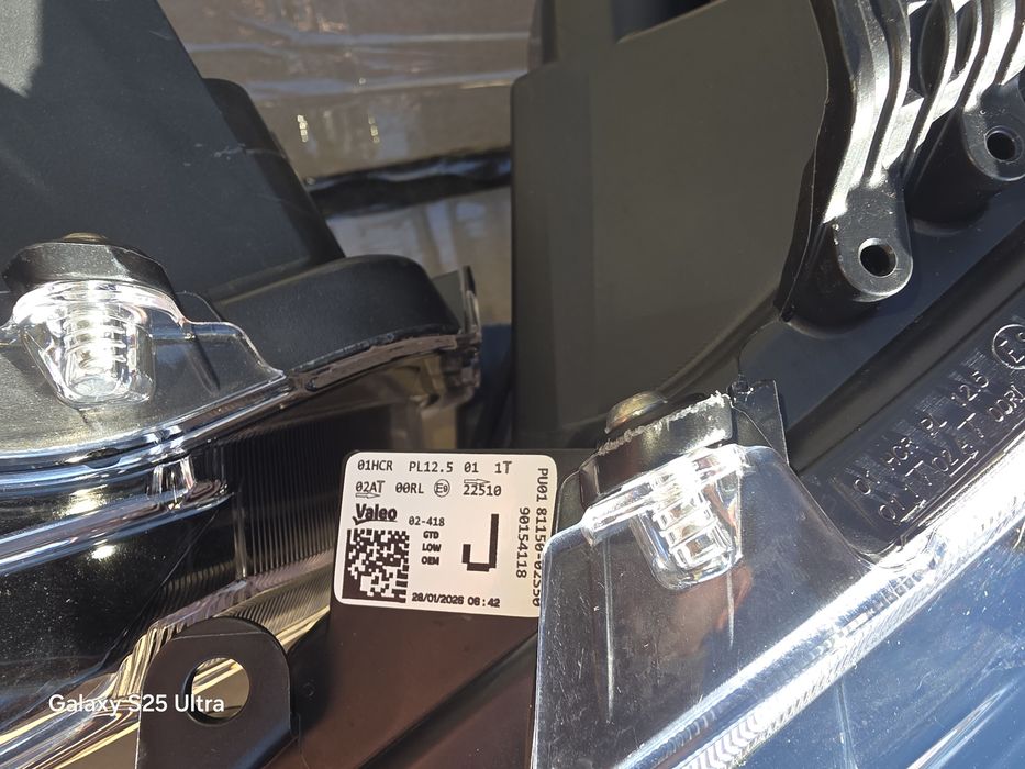 Far nou original stinga dreapta toyota corolla e21