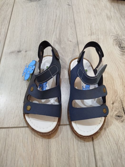 Продам сандали детские