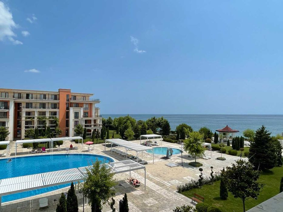 Предлагаме студио в Свети Влас първа линия до морето!