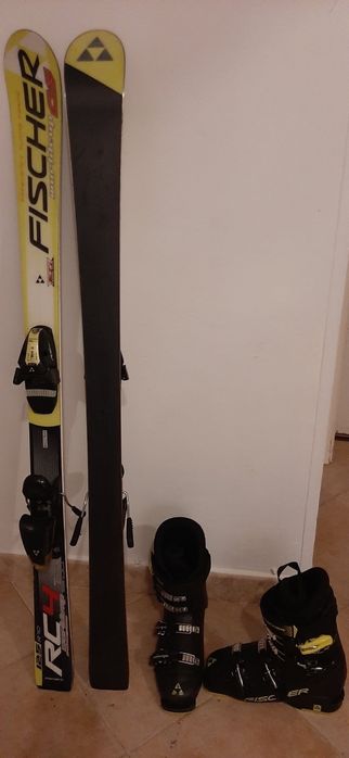 Продавам ски и обувки
