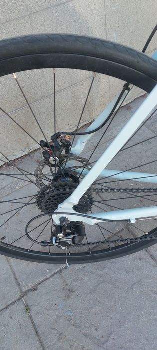 Продавам френски алуминиев  гравел  велосипед   28цола,М размер