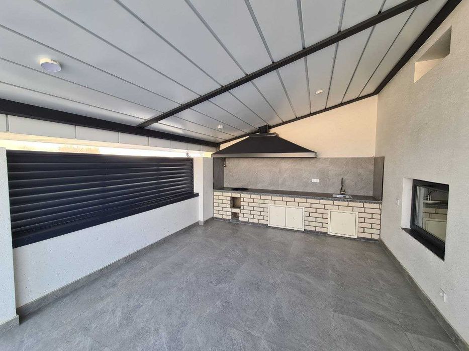 Галантный дом стиля Хай Тек с 2 соток (Циолковского)