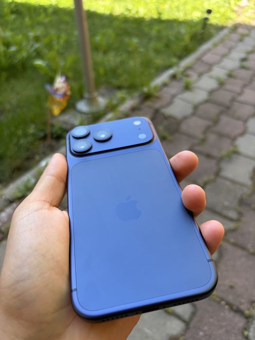 IPhone 17 Pro Max 256 GB - 10 cicluri baterie- ca si nou. Cumparat 27 aprilie