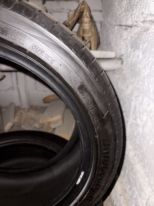 Балон Bridgestone 235/45/18