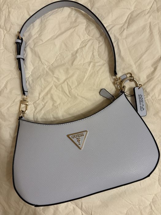 Дамска чанта Guess