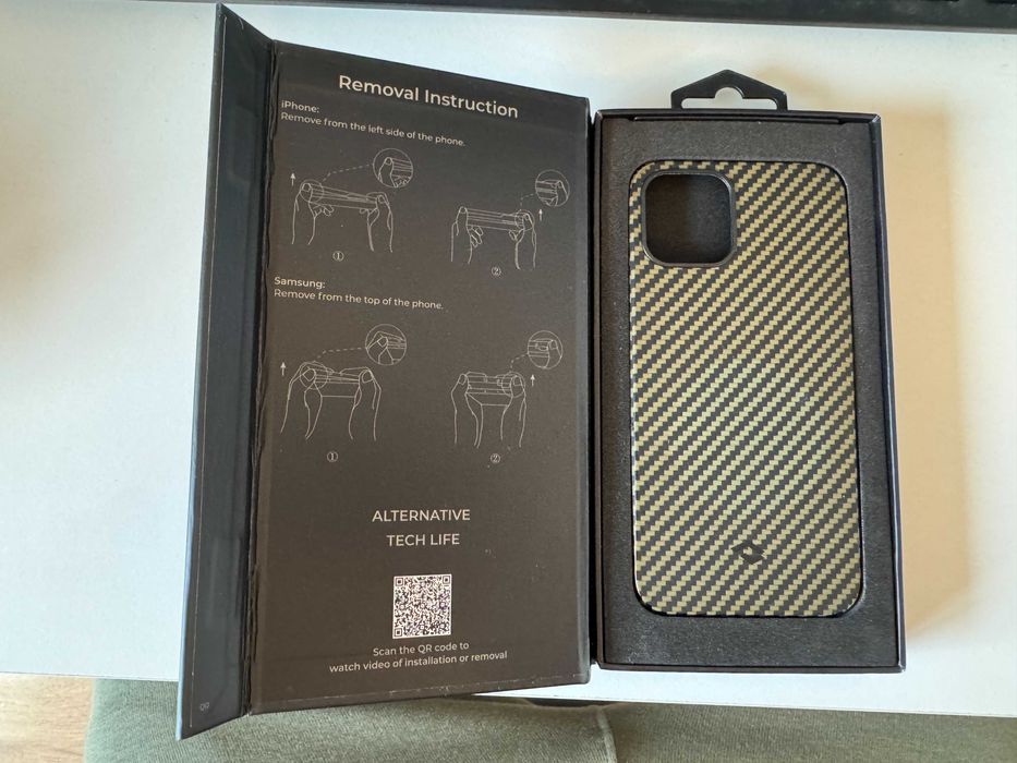 Vand husa Pitaka MagEZ pentru iPhone 12 Pro