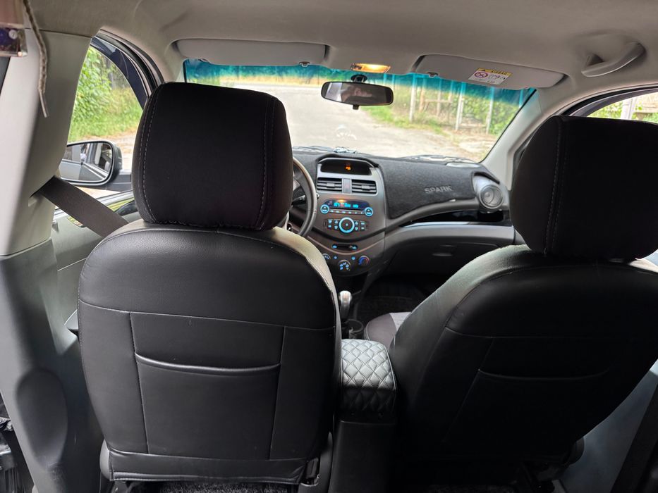 Продаю машину spark 2020 года