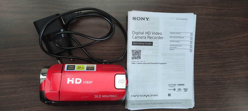 Продавам дигитална HD видео камера Sony HDR-CX240