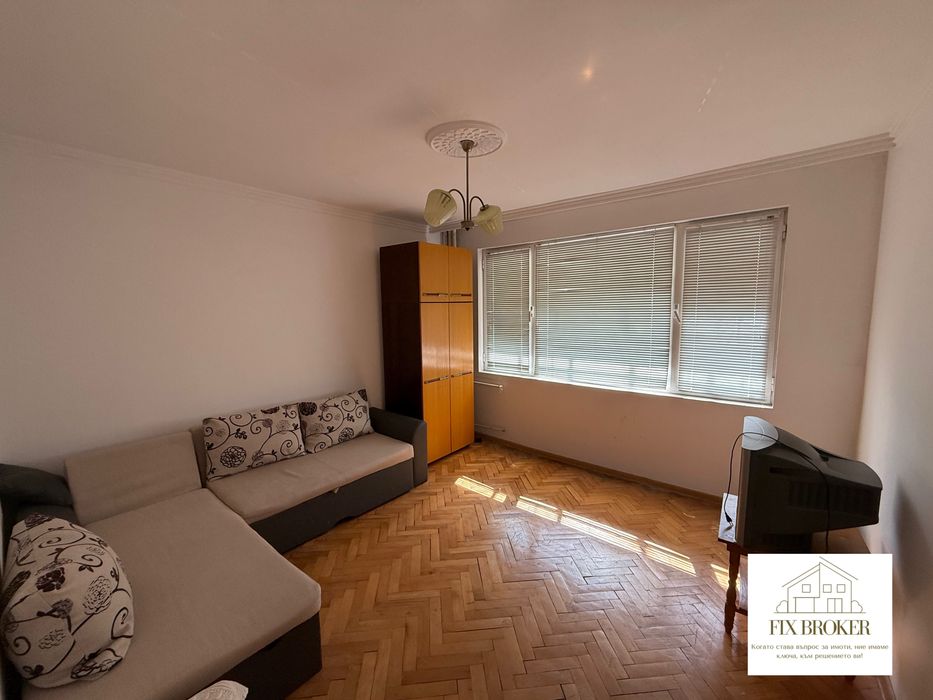 Дава се под наем Четиристаен апартамент в Плевен, Идеален център - 110 кв.м за 408 € - Снимка #3