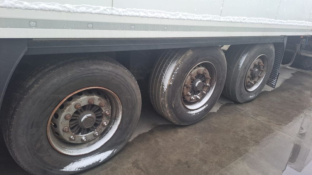 Semiremorca frigorifica KRONE si SCHMITZ