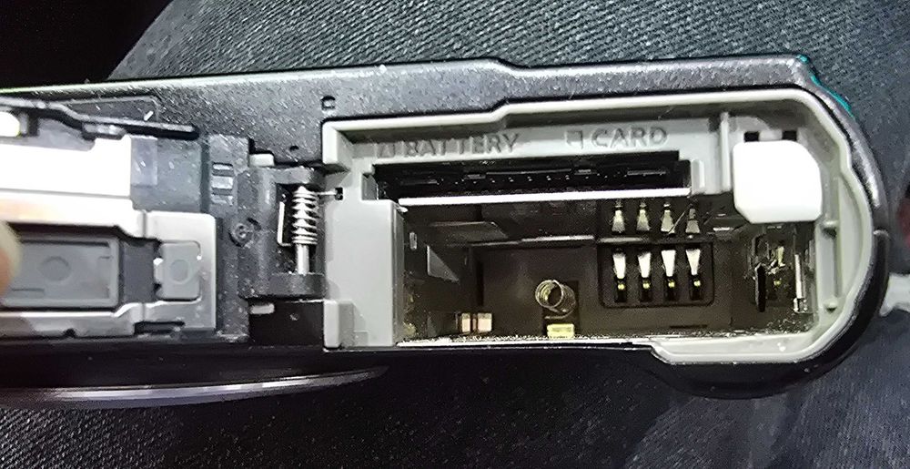 Panasonic Lumix DMC-ZX3 - compact digital, functional, stare buna