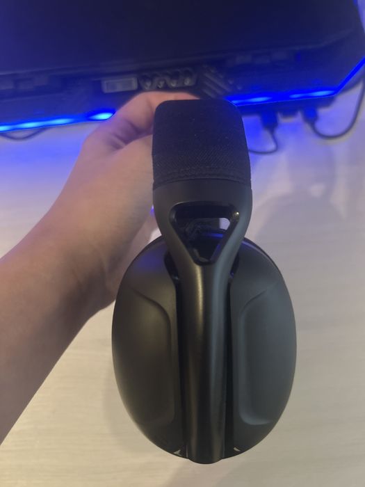 обменяю на белые наушники