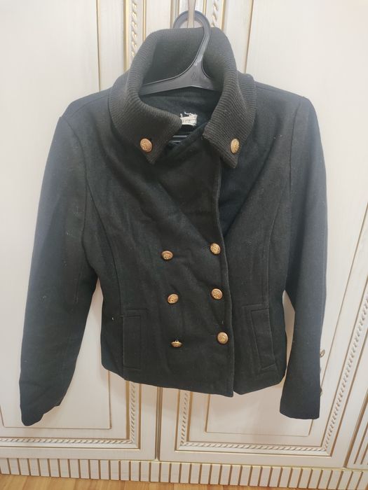 Продаю короткое пальто