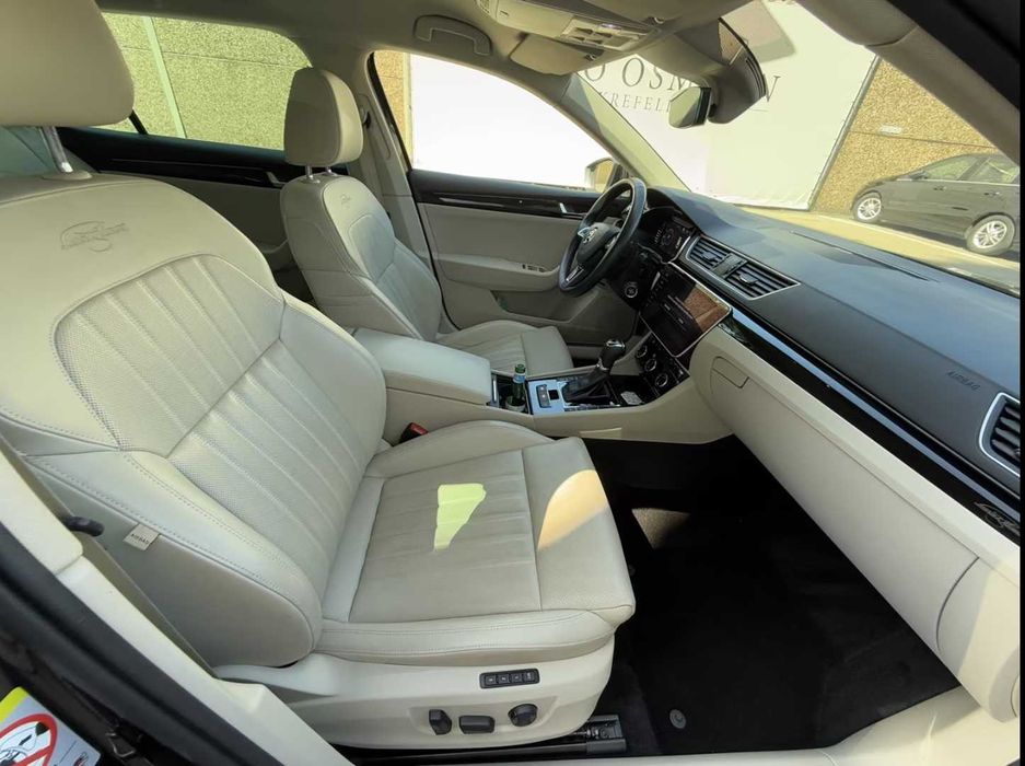 Skoda Superb L&K 2.0 tsi 4x4 272 cai DSG 2019 Canton Digital Cockpit
