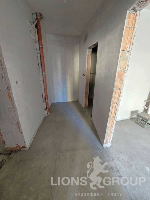 Продава се Двустаен апартамент в Варна, Център - 55 кв.м за 1655 €/кв.м - Снимка #5