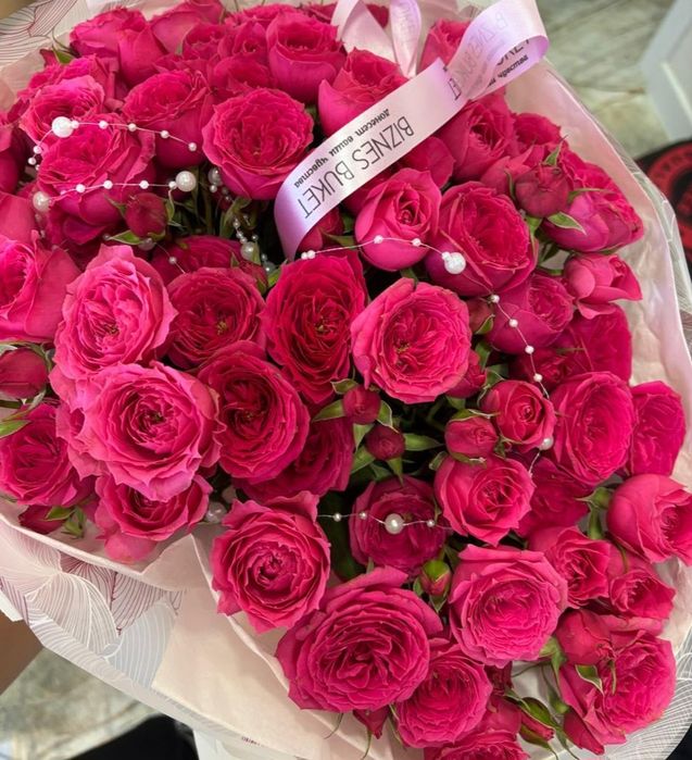 Букет кустовые розы