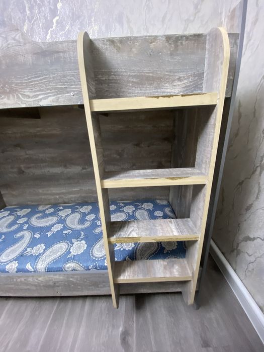 Двухярусная детская кровать